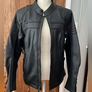 NWT Harley Davidson, genuine leather women’s extra large motorcycle jacket